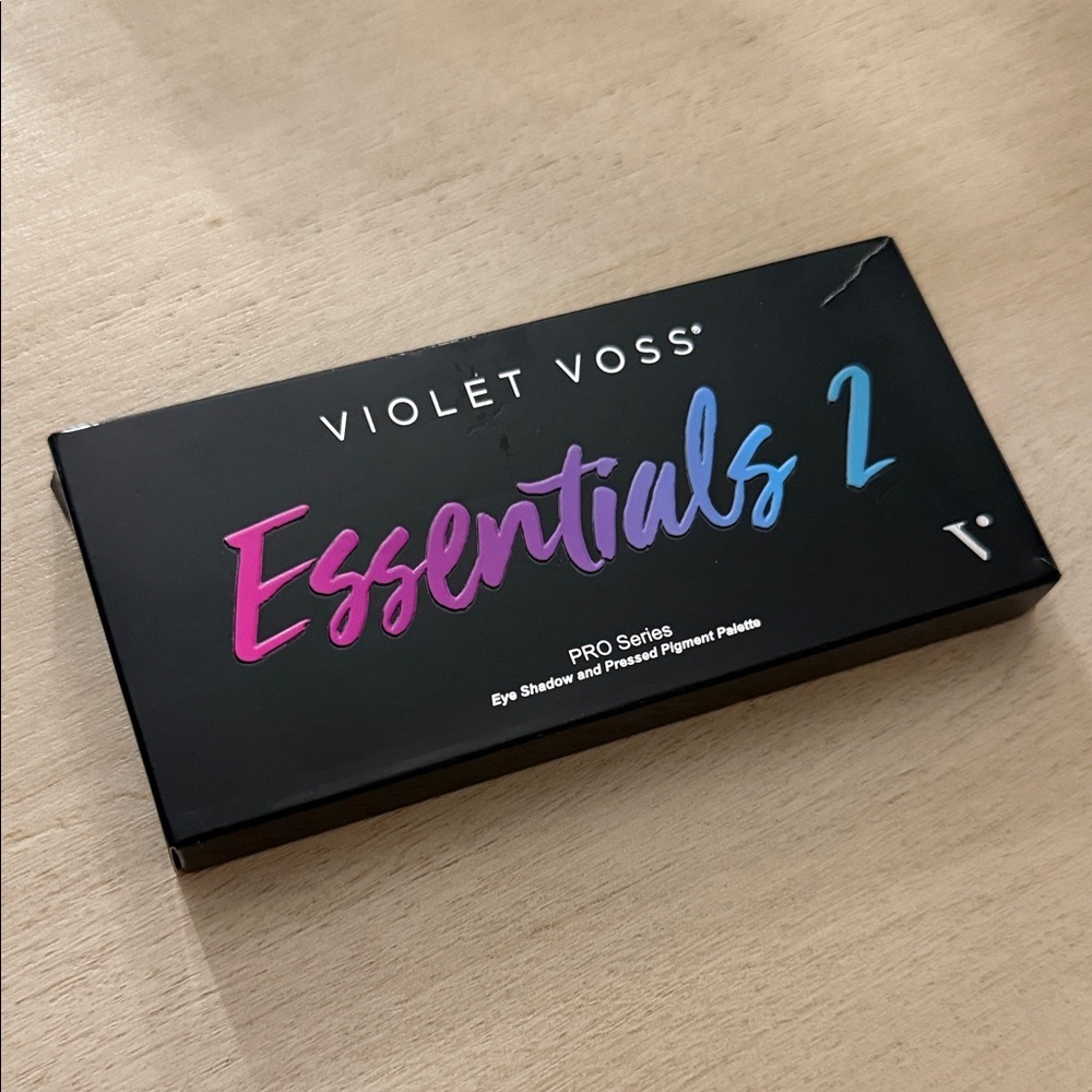 Violet Voss Essentials 2 Eyeshadow Palette - Picture 2 of 5